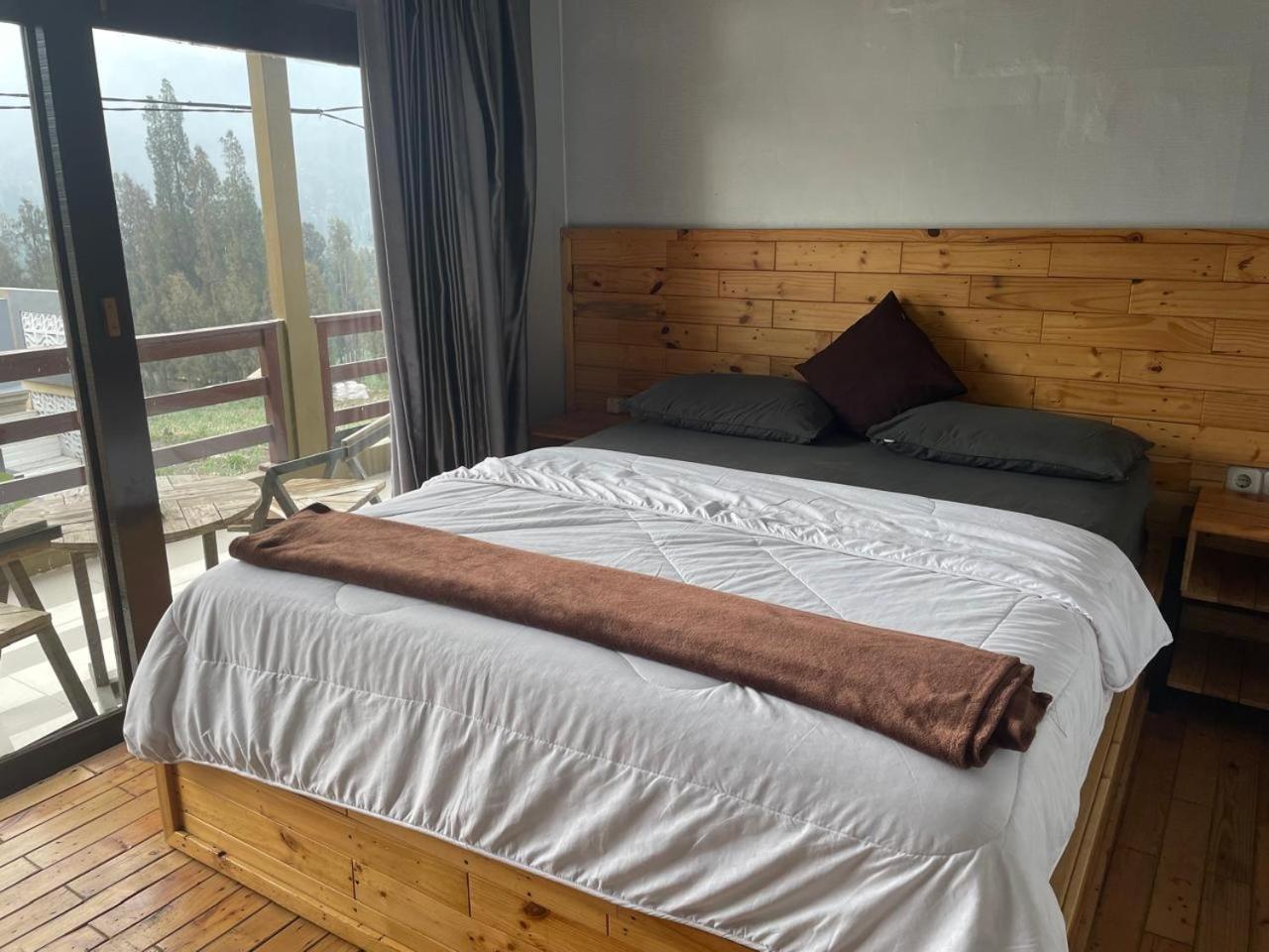 Bromo Semesta Guesthouse Probolinggo Esterno foto